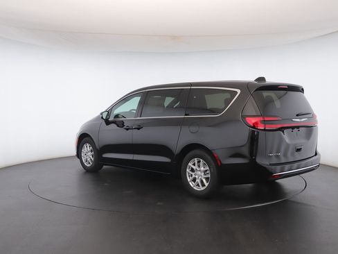 New 2026 Chrysler Pacifica Select image 22