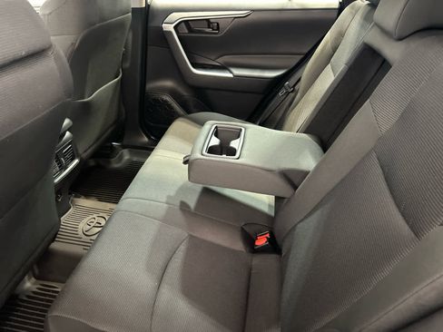 Used 2024 Toyota RAV4 LE AWD/4WD image 5