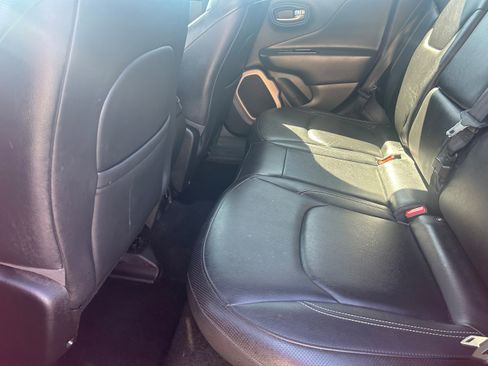 Used 2016 Jeep Renegade Limited image 6