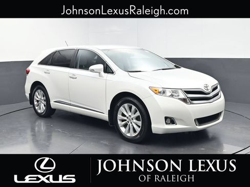 Used 2015 Toyota Venza XLE FWD image 3