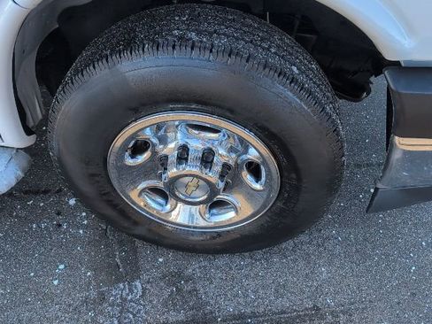 Used 2024 Chevrolet Express 2500 w/ Driver Convenience Package image 12