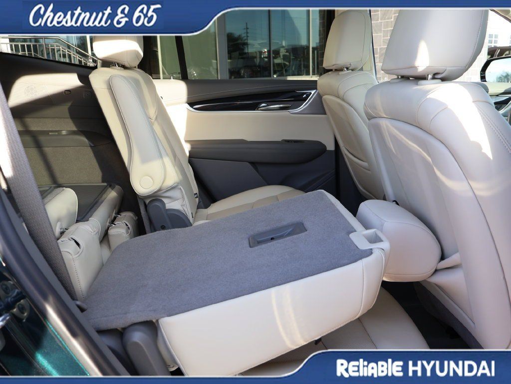 Used 2024 Cadillac XT6 Premium Luxury w/ Technology Package AWD/4WD image 12