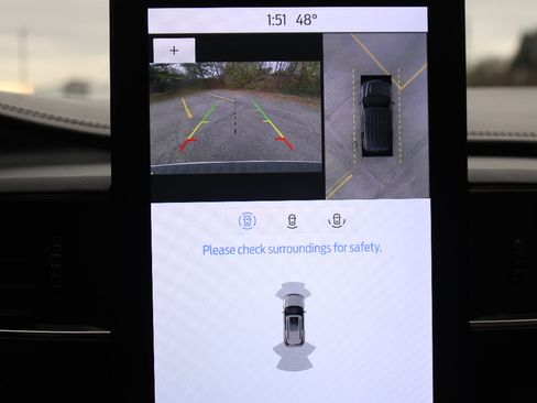 Used 2020 Ford Explorer Platinum w/ Premium Technology Package image 21