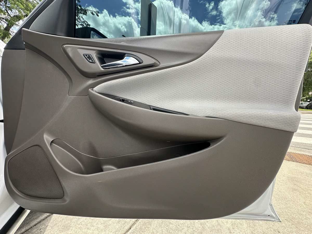 Used 2021 Chevrolet Malibu LS FWD image 24