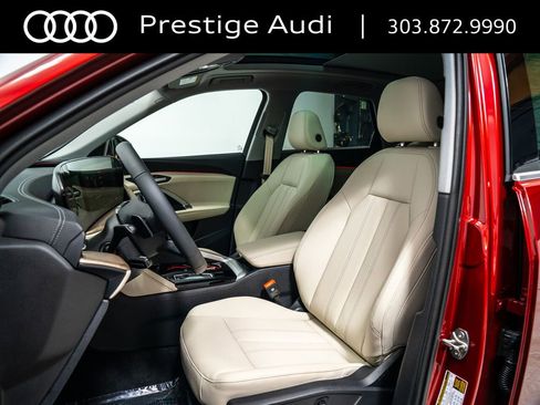 Used 2025 Audi Q5 Premium w/ Convenience Package image 6