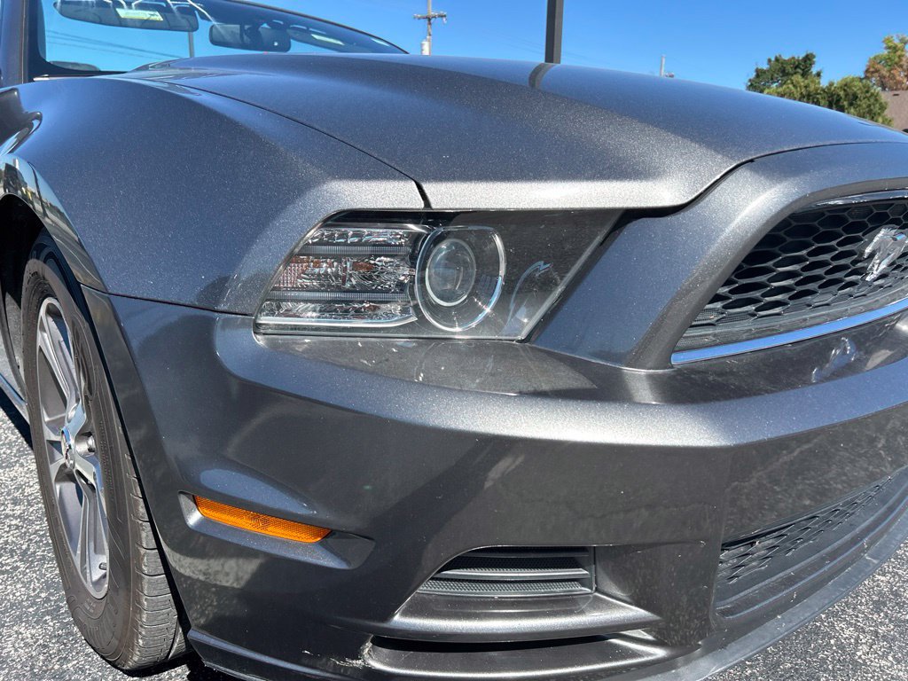 Used 2013 Ford Mustang Premium RWD image 2