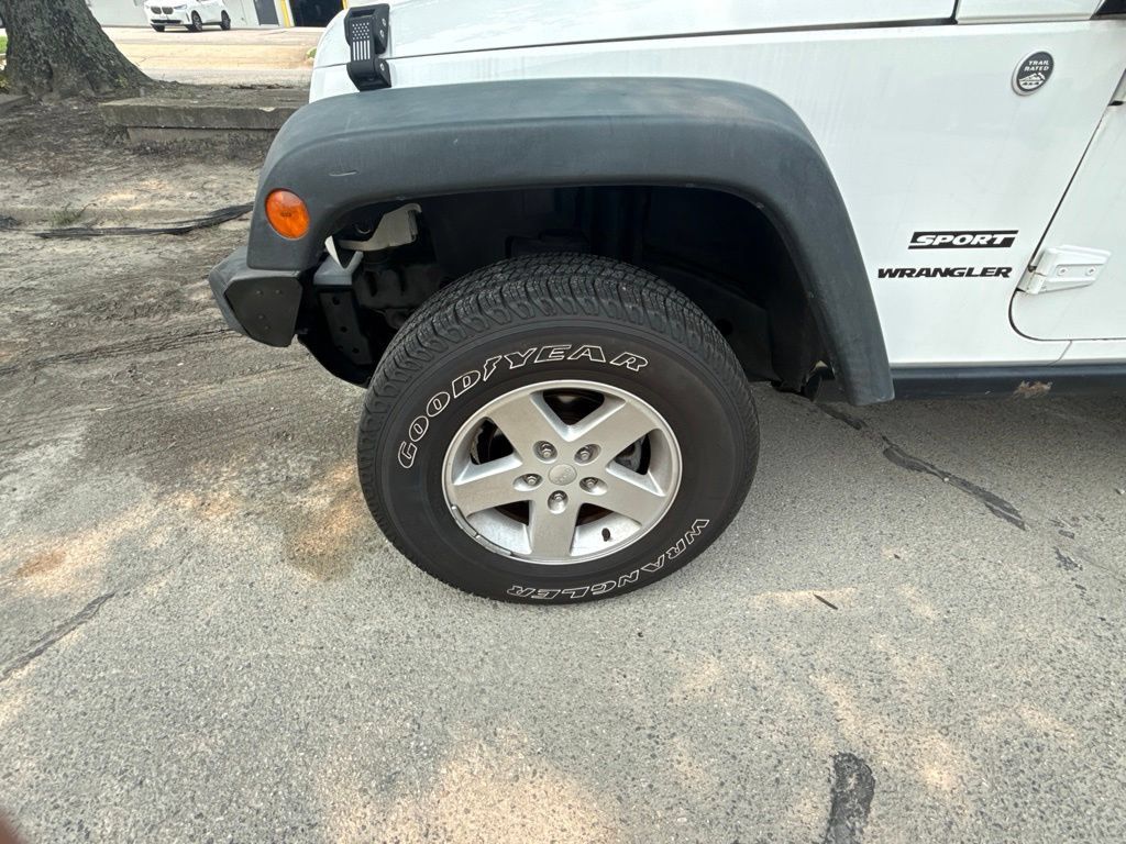 Used 2013 Jeep Wrangler Sport w/ Connectivity Group AWD/4WD image 2