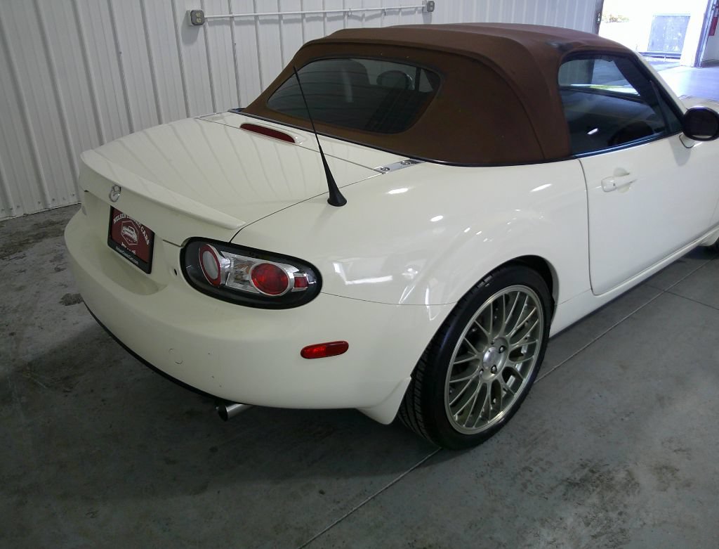 Used 2007 MAZDA MX-5 Miata Grand Touring w/ Premium Pkg RWD image 6