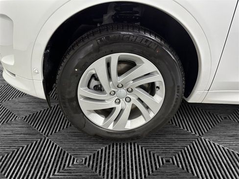 New 2025 Land Rover Discovery Sport S image 14