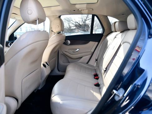 Used 2021 Mercedes-Benz GLC 300 4MATIC image 22