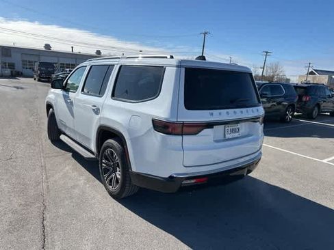 Used 2024 Jeep Wagoneer Series II image 16