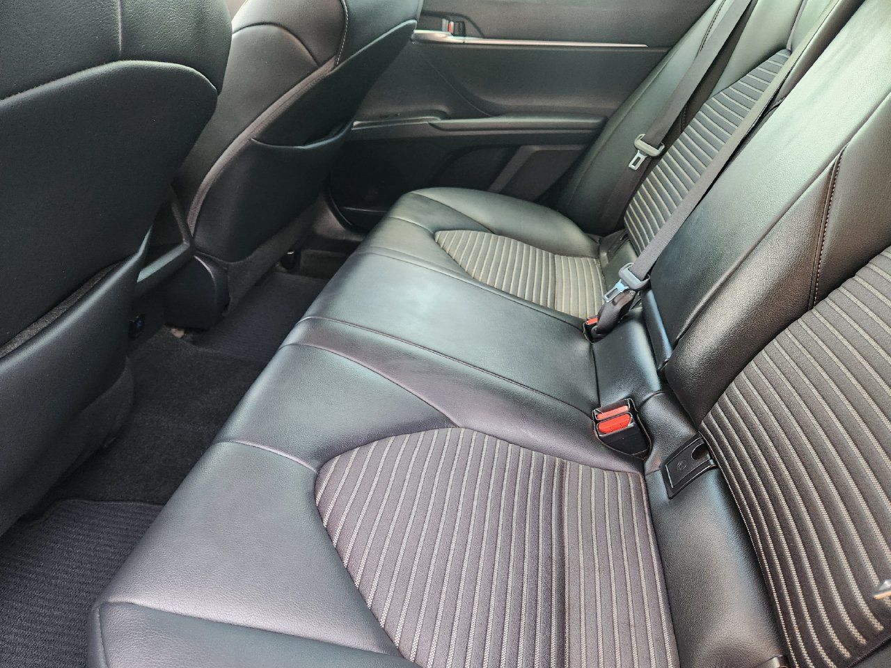 Used 2023 Toyota Camry SE w/ Convenience Package FWD image 28