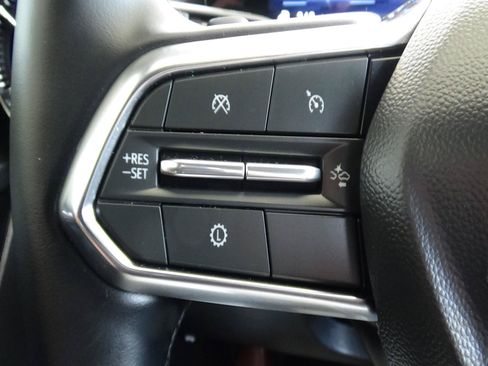 Used 2026 Chevrolet Equinox LT FWD image 19