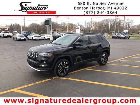 Used 2023 Jeep Compass Limited w/ Sun and Sound Group AWD/4WD image 1