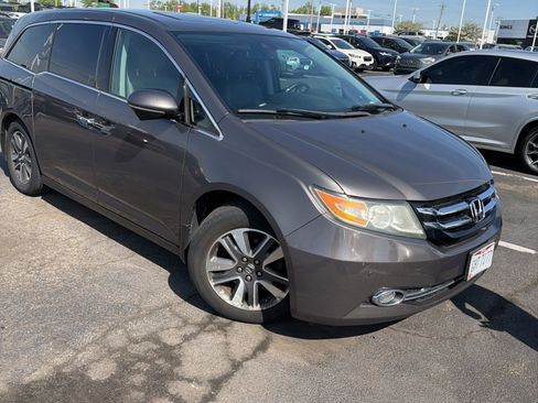 Used 2015 Honda Odyssey Touring image 4