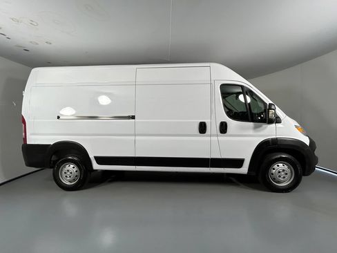 Used 2023 RAM ProMaster 2500 FWD image 8