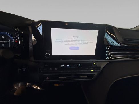 Used 2025 Toyota Camry LE FWD image 15