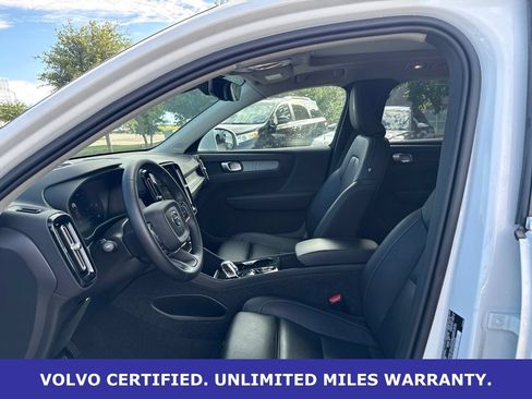 Used 2025 Volvo XC40 B5 Plus AWD/4WD image 16