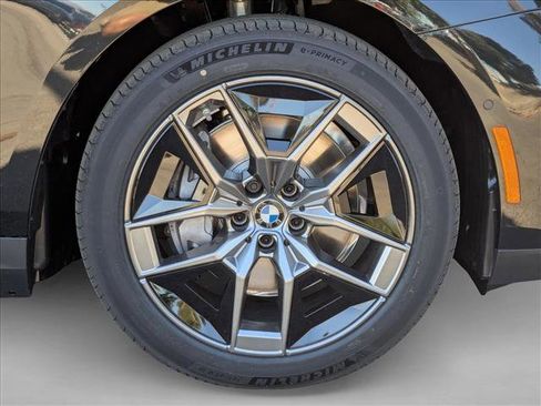 New 2026 BMW i5 eDrive40 w/ Convenience Package image 10