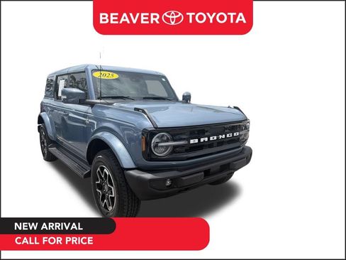 Used 2025 Ford Bronco Outer Banks AWD/4WD image 1