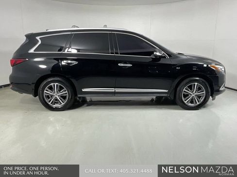 Used 2020 INFINITI QX60 Luxe w/ Essential Package FWD image 5
