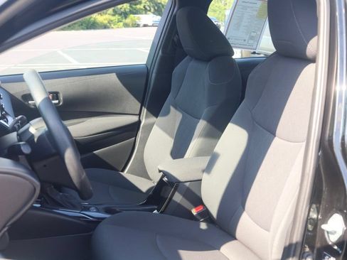 Used 2020 Toyota Corolla LE FWD image 23