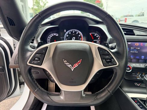 Used 2018 Chevrolet Corvette Stingray Coupe w/ Carbon Flash Badge Package RWD image 21