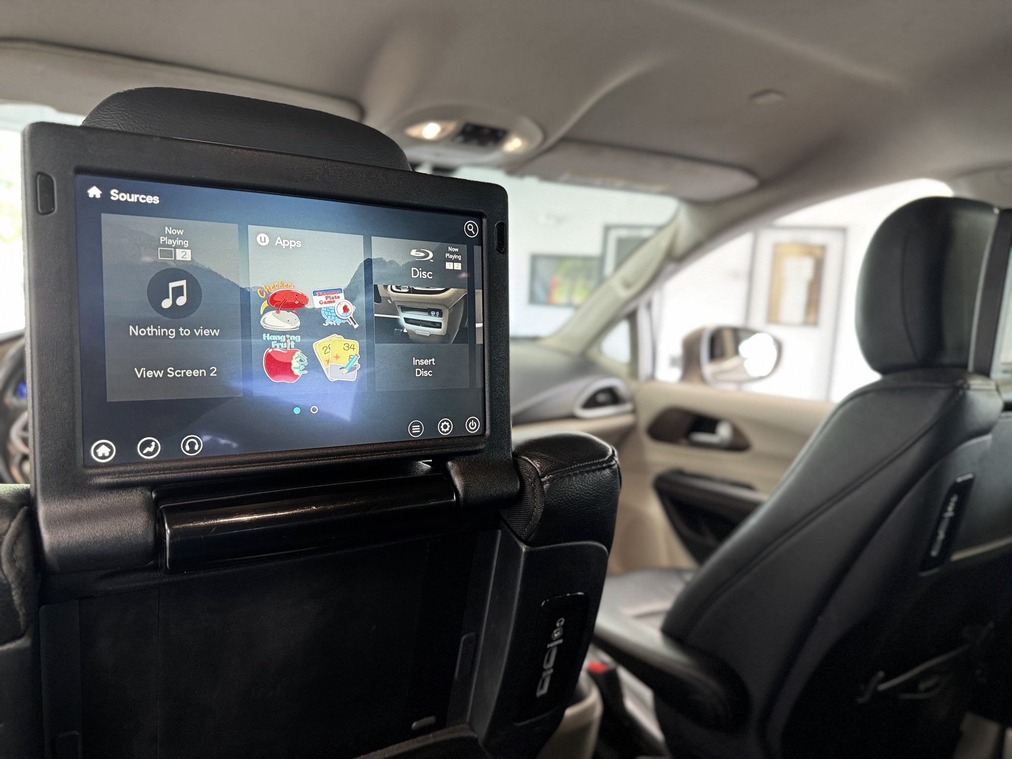 Used 2017 Chrysler Pacifica Touring-L Plus FWD image 22