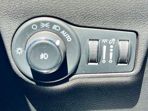 Used 2024 Jeep Compass Limited image 27