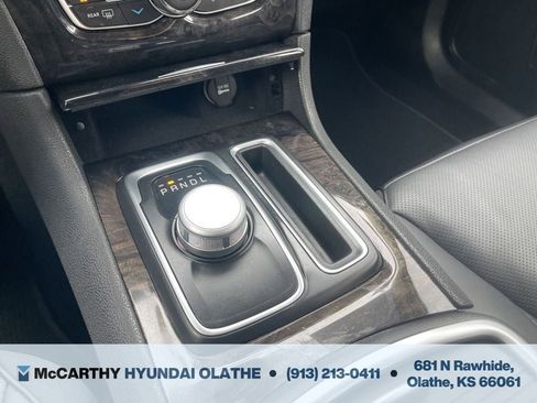 Used 2022 Chrysler 300 Touring L w/ Comfort Group RWD image 11