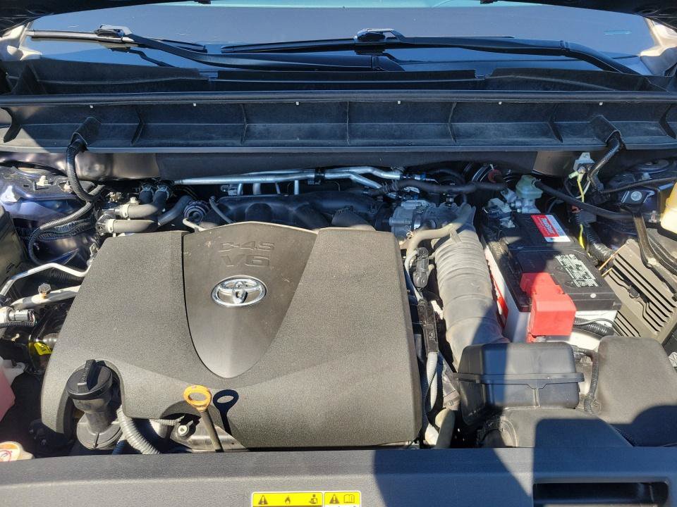 Used 2020 Toyota Highlander XLE FWD image 16