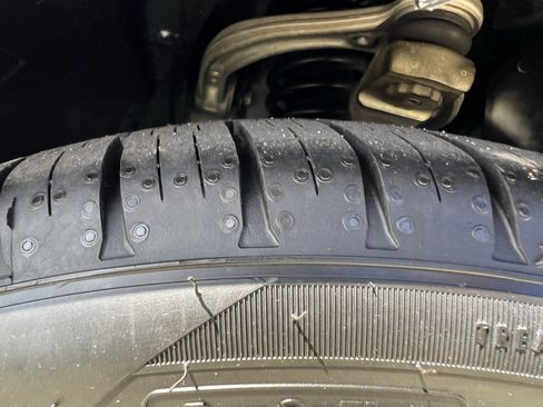 Used 2019 Mercedes-Benz E 300 4MATIC image 12