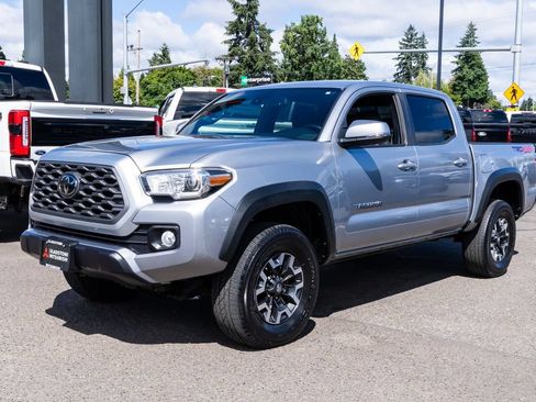 Used 2020 Toyota Tacoma TRD Off-Road AWD/4WD image 3