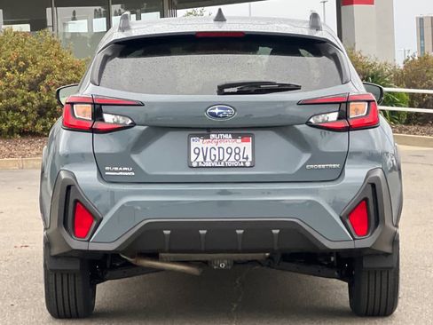 Used 2024 Subaru Crosstrek 2.0i Premium image 8