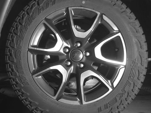 Used 2025 Jeep Compass Trailhawk image 14