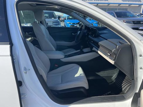 Certified 2023 Honda Accord EX image 28