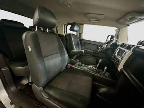 Used 2008 Toyota FJ Cruiser 4WD image 31