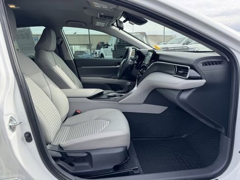 Used 2023 Toyota Camry SE image 32