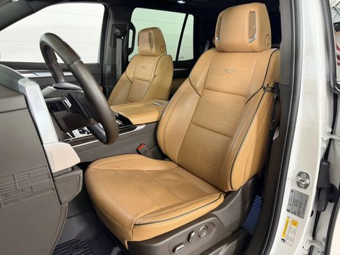 Used 2025 Cadillac Escalade Premium Luxury w/ Touring Package AWD/4WD image 13