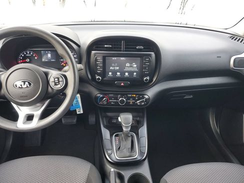 Used 2021 Kia Soul LX FWD image 12