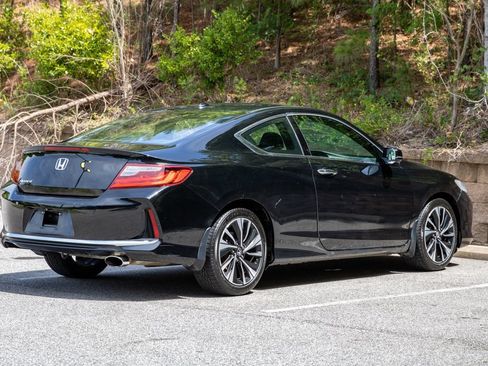 Used 2017 Honda Accord EX image 6
