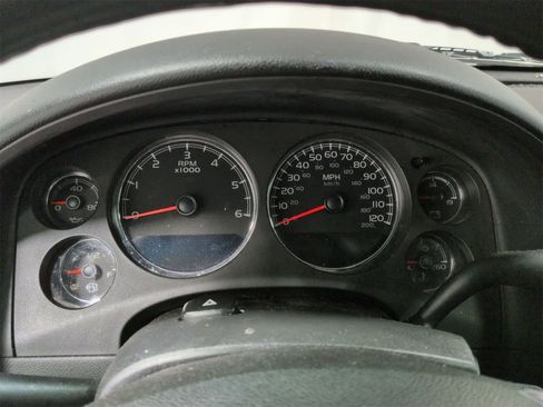 Used 2011 Chevrolet Suburban LT image 33