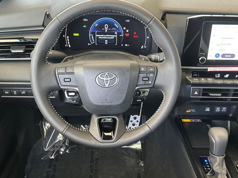 New 2026 Toyota Camry Hybrid FWD image 15