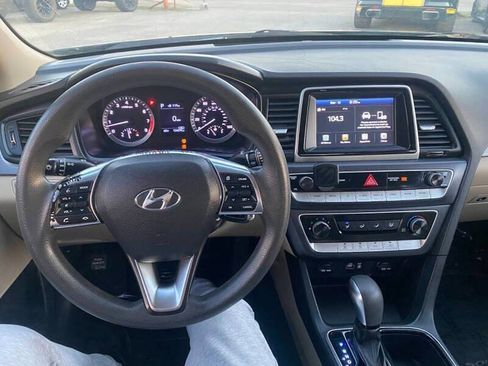 Used 2018 Hyundai Sonata SE FWD image 16