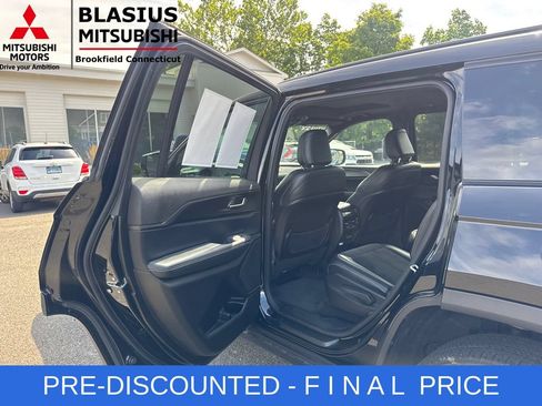 Used 2023 Jeep Grand Cherokee L Laredo AWD/4WD image 15