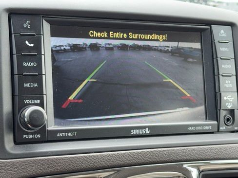 Used 2015 Chrysler Town & Country Touring w/ Driver Convenience Group image 22