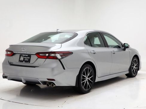 Used 2024 Toyota Camry SE image 9