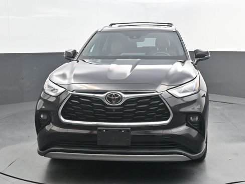 Used 2022 Toyota Highlander Platinum AWD/4WD image 10