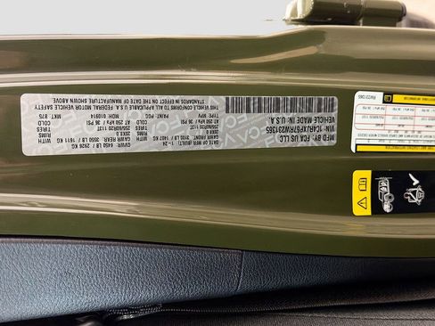 Used 2024 Jeep Wrangler Unlimited Sahara w/ Technology Group image 31