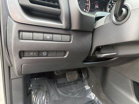 Used 2023 Nissan Rogue SV image 19